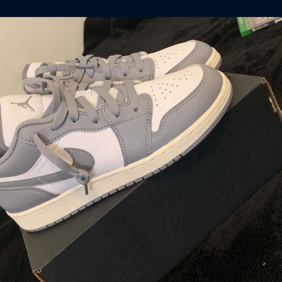 Air Jordan 1 low good condition band new - Picture 1 of 3